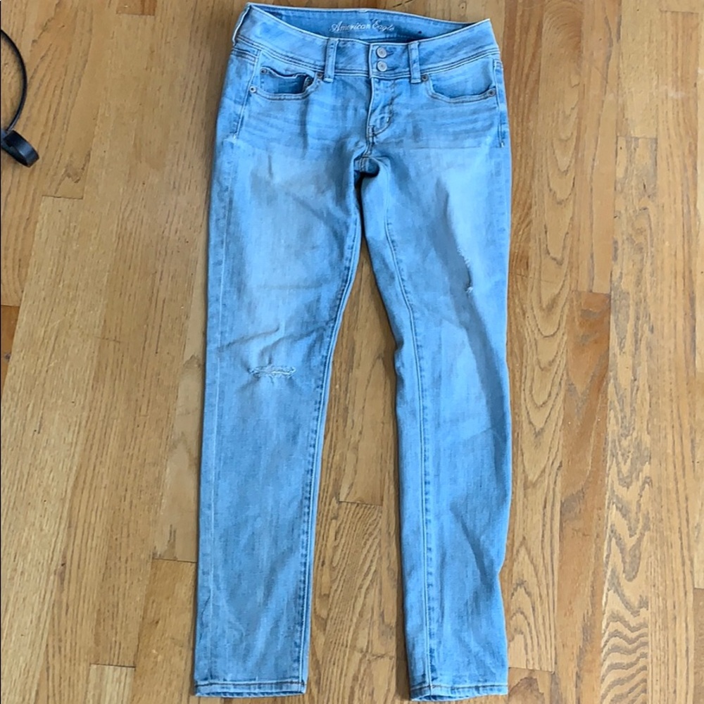 American Eagle Light Wash Skinny Jeans Size 2